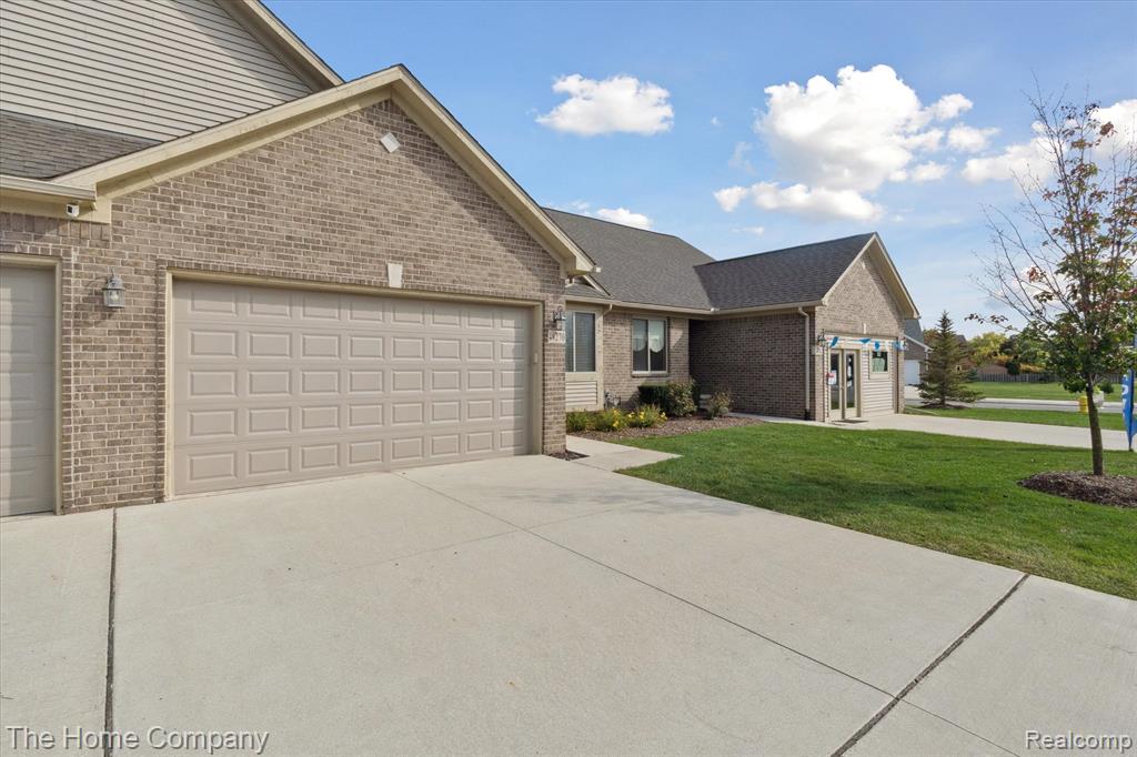 48270 Applegrove Lane, Chesterfield, MI — Photo 2
