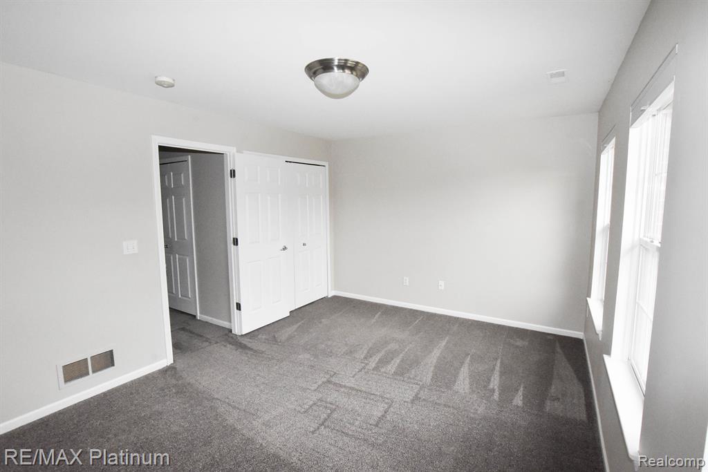 2180 KNOTTY PINE Trail, Howell, MI 48855 — Photo 16