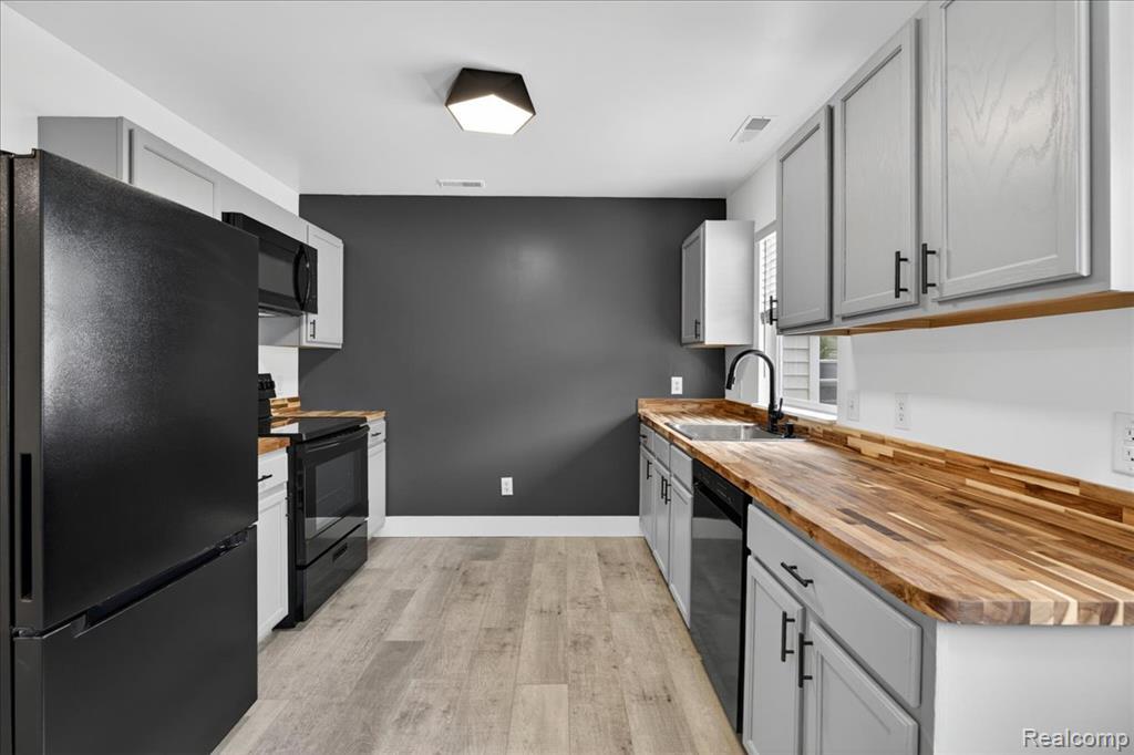 48 Broadway St., Suite D, Oxford, MI 48371 — Photo 7