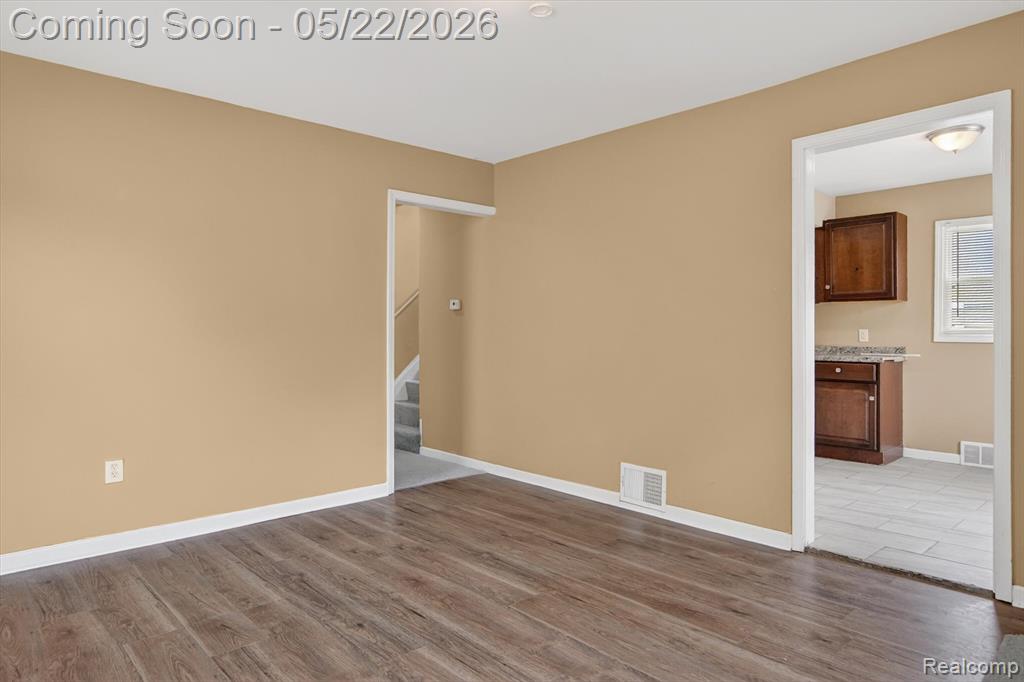 9160 Winthrop Street, Detroit, MI 48228 — Photo 12