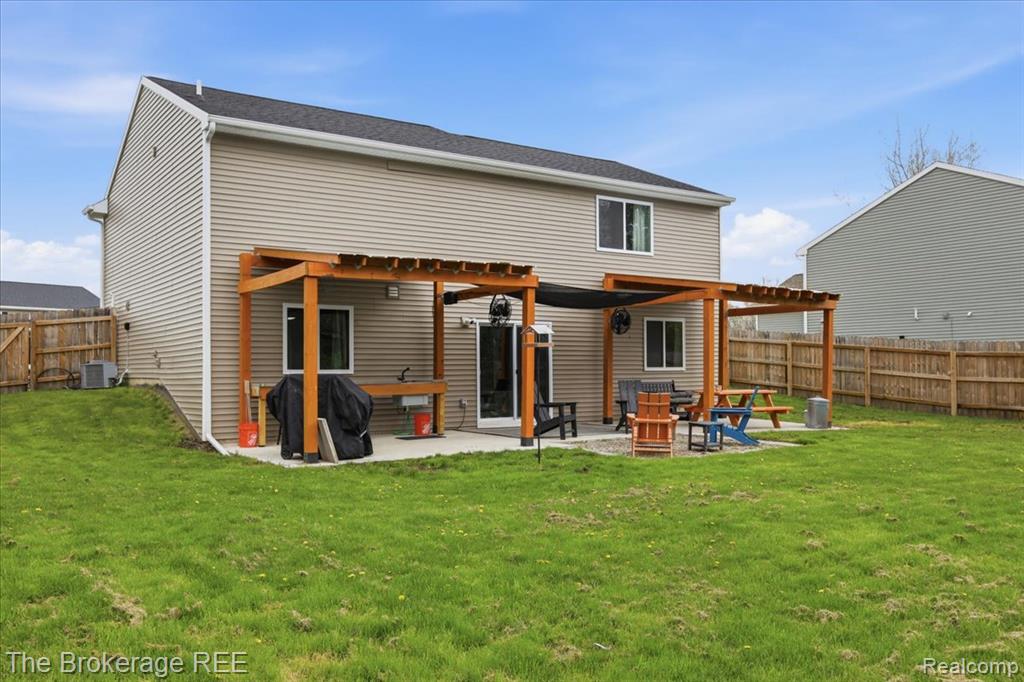 223 Creek Pointe Circle, Durand, MI 48429 — Photo 34