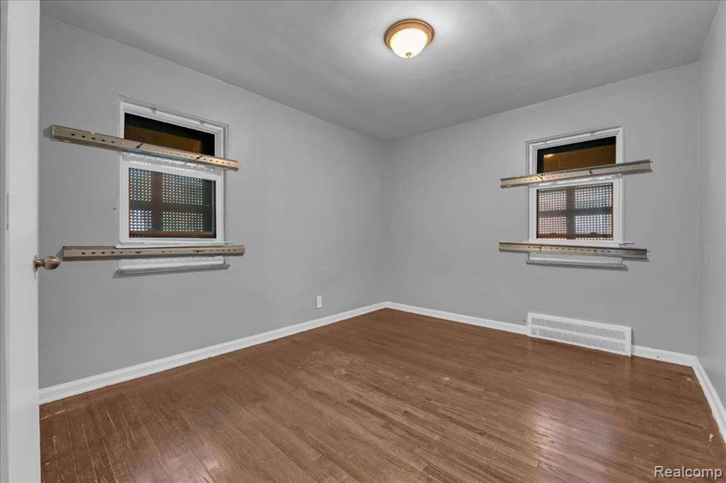 9935 Pierson St, Detroit, MI 48228 — Photo 10