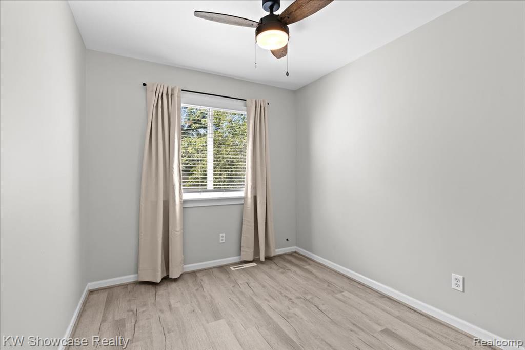 4125 Cass Elizabeth Road, Waterford, MI 48328 — Photo 16