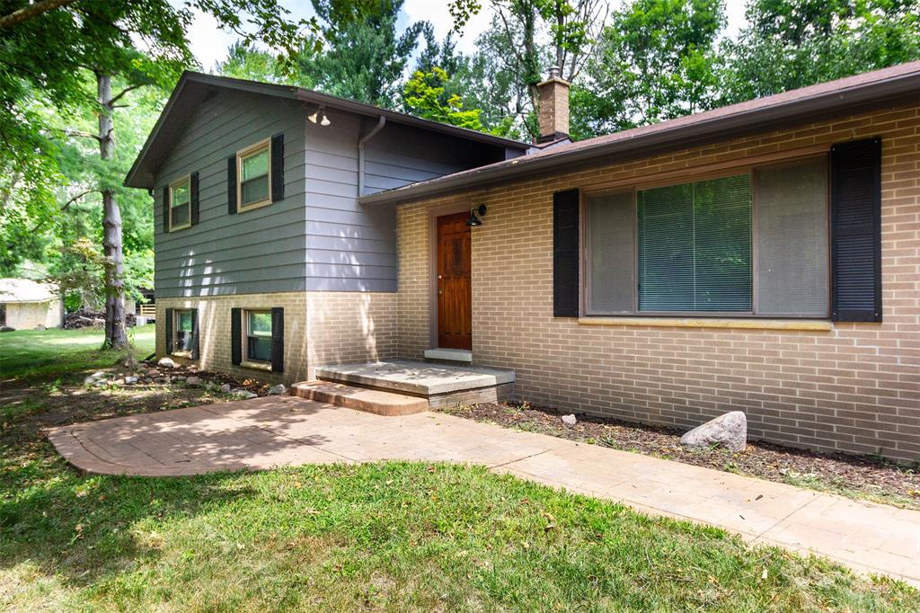 7580 Thornwood Street - Photo 3