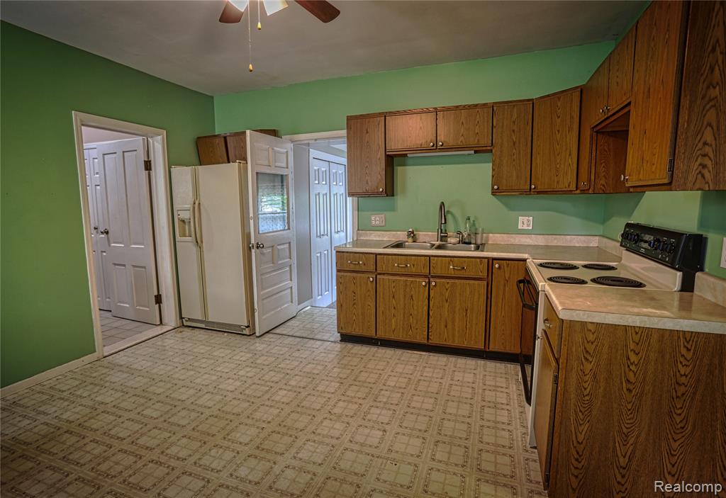 7095 McMorran, Brown, MI 48416 — Photo 9