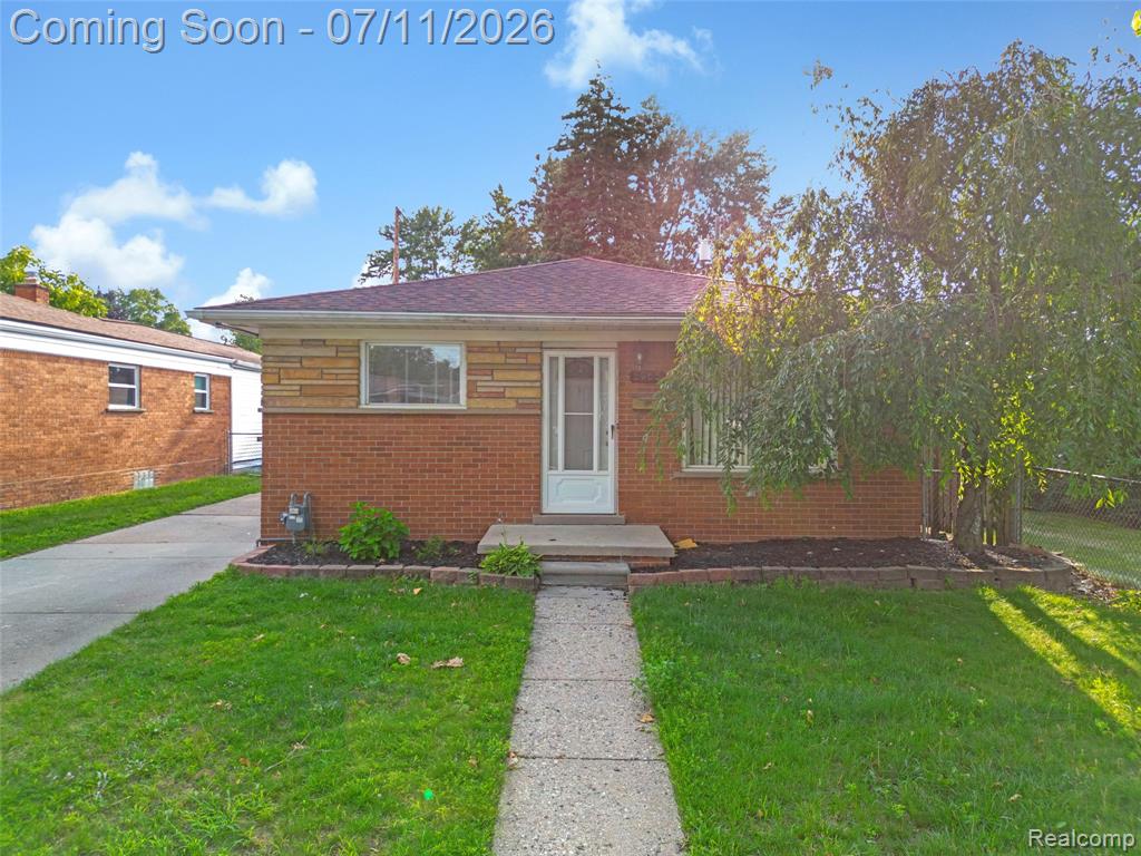 5965 N Lafayette Street, Dearborn Heights, MI 48127 — Photo 2