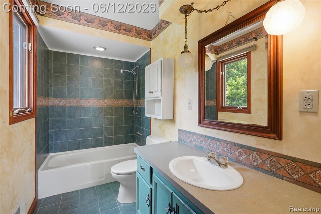 380 Sunset, White Lake, MI 48383 — Photo 18