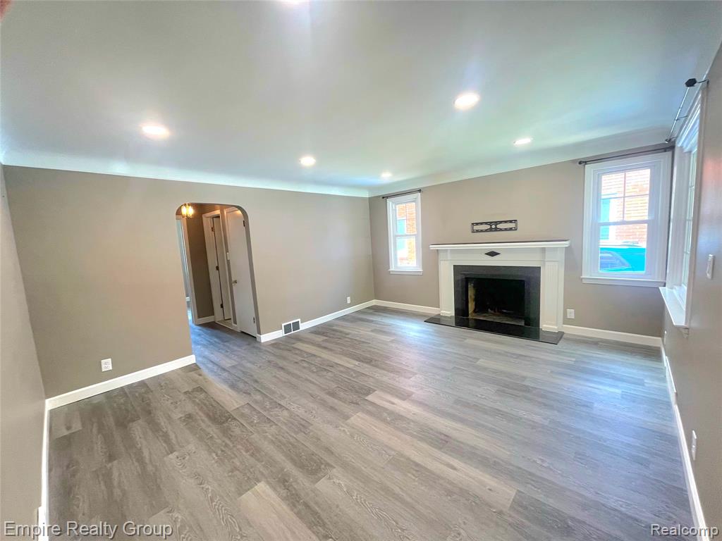 913 N Vernon Street, Dearborn, MI 48128 — Photo 6
