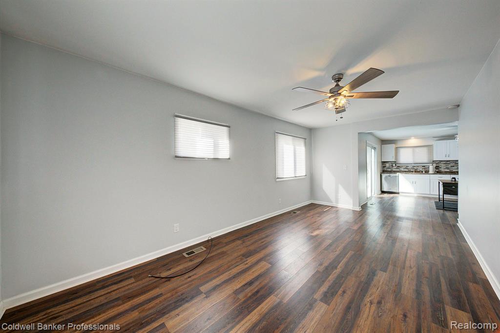 709 RICHARD Street, Holly, MI 48442 — Photo 15