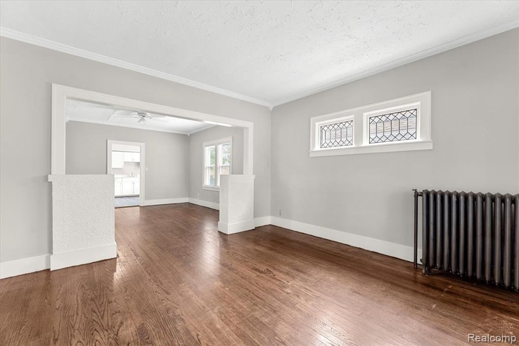 922 Maple, Wyandotte, MI 48192 — Photo 2
