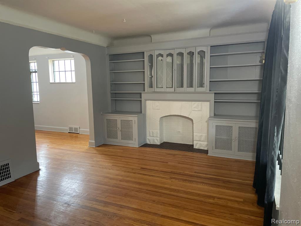 9241 MANISTIQUE Street, Detroit, MI 48224 — Photo 2