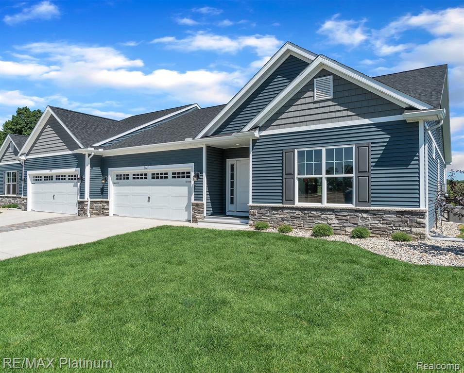 863 Oakwood Circle, 23, Fenton, MI 48430 — Photo 7