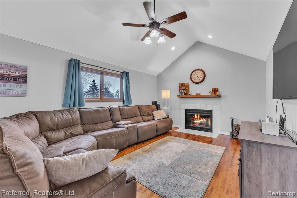 48932 CELESTE Street, Chesterfield, MI — Photo 21