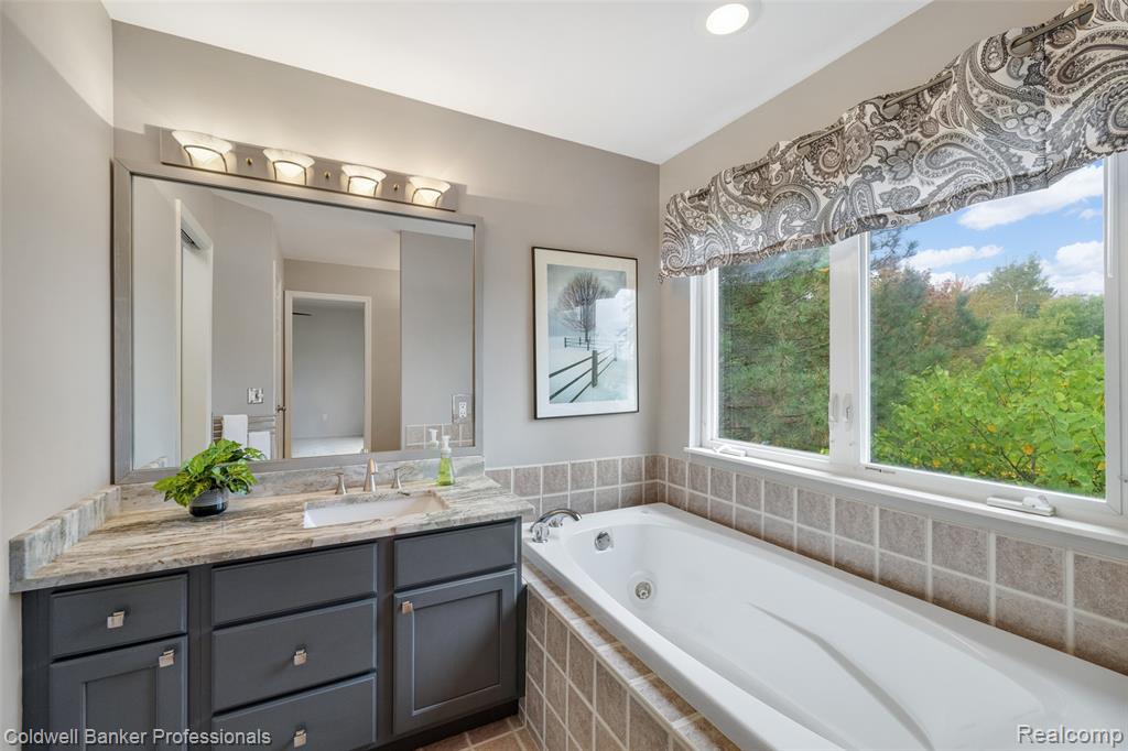 468 Orchard Ridge Drive, Lake Orion, MI 48362 — Photo 36