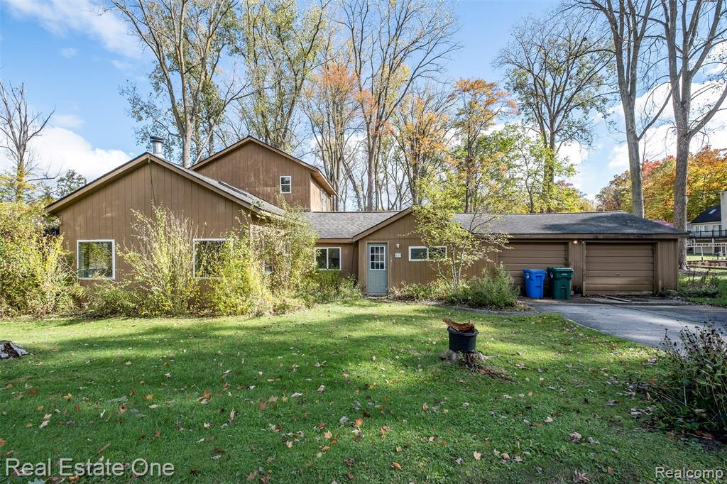 633 Appalachi Street, Commerce Twp, MI 48390 — front exterior