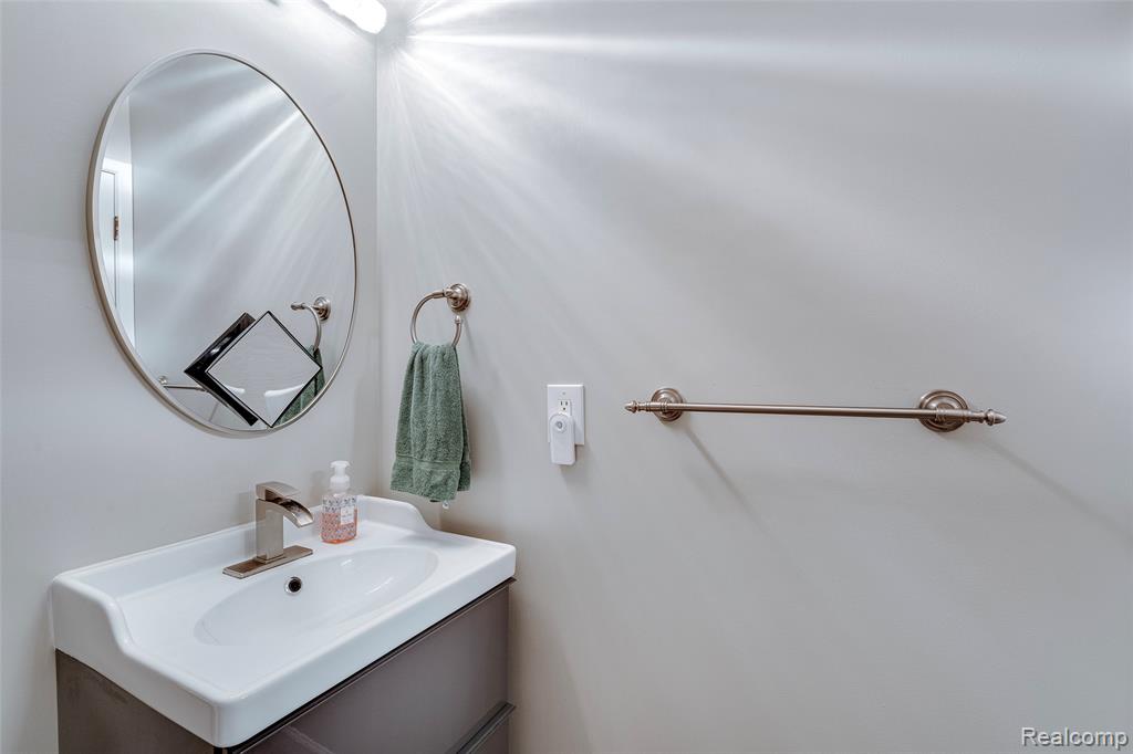 40554 Newport Drive, Plymouth, MI 48170 — Photo 25
