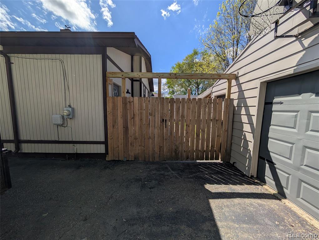 4010 Reynolds Street, Flint, MI 48532 — Photo 5