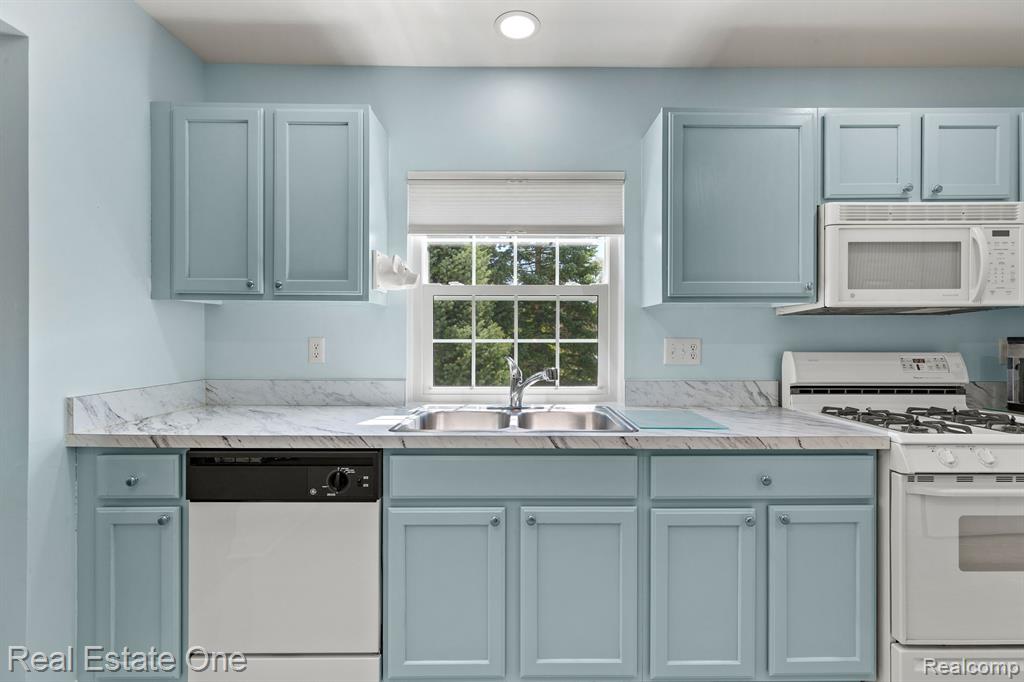 6424 HERON PARK Way, 41, Clarkston, MI — Photo 11