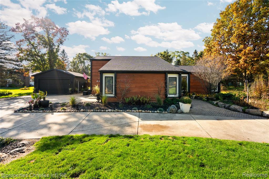 4301 Heatherwood Drive, Milford, MI 48381 — Photo 6