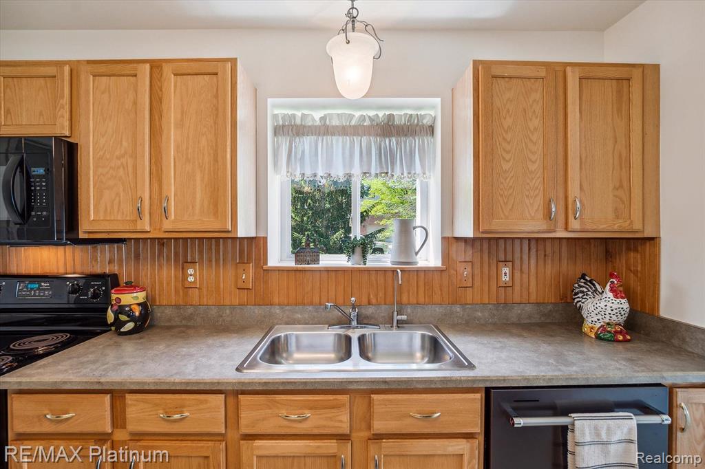 3420 Dewdrop Lane, Howell, MI 48843 — Photo 11