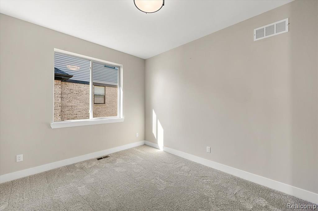 56667 Via Bellano, 32, Macomb, MI 48042 — Photo 27