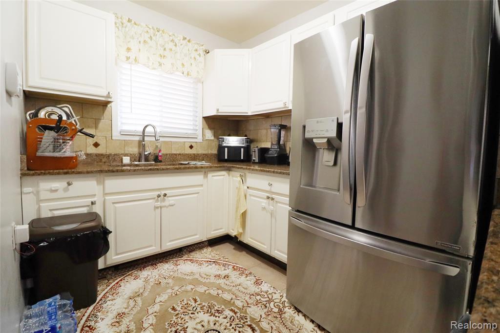 4561 Curtis Street, Dearborn, MI 48126 — Photo 12