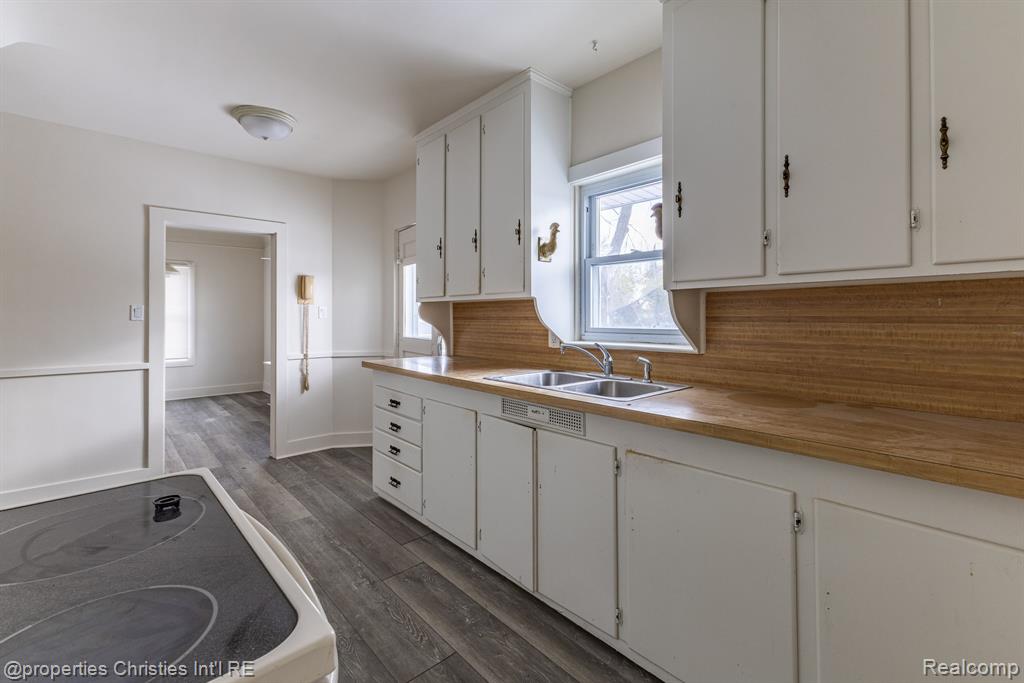 8056 Dawn Drive, Sterling Heights, MI 48314 — Photo 15