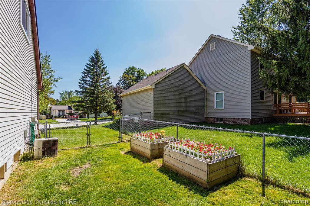 61374 Dean Drive, South Lyon, MI 48178 — Photo 35