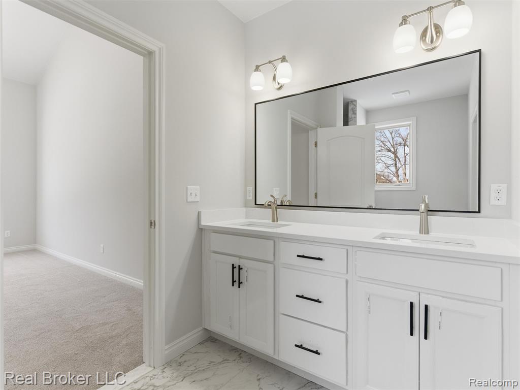 47124 Rosevillage Court, Shelby Twp, MI 48315 — Photo 21