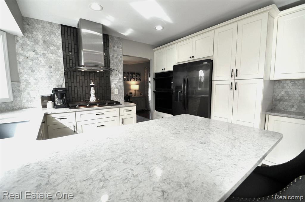 53447 GARLAND Drive, Macomb, MI 48316 — Photo 14