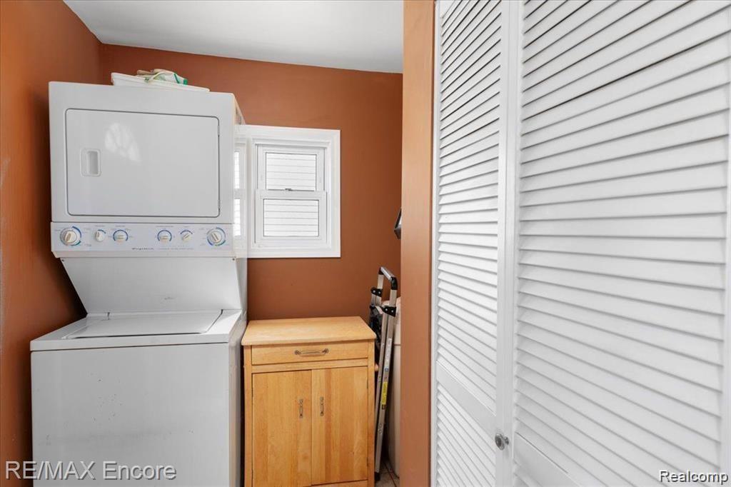 662 LAWSON Drive, Lake Orion, MI 48362 — Photo 28