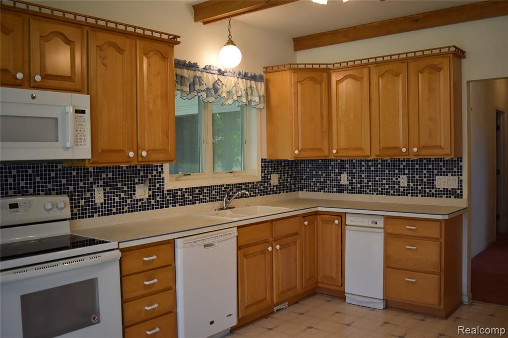 9701 Roberts Road, Gregory, MI 48137 — Photo 8