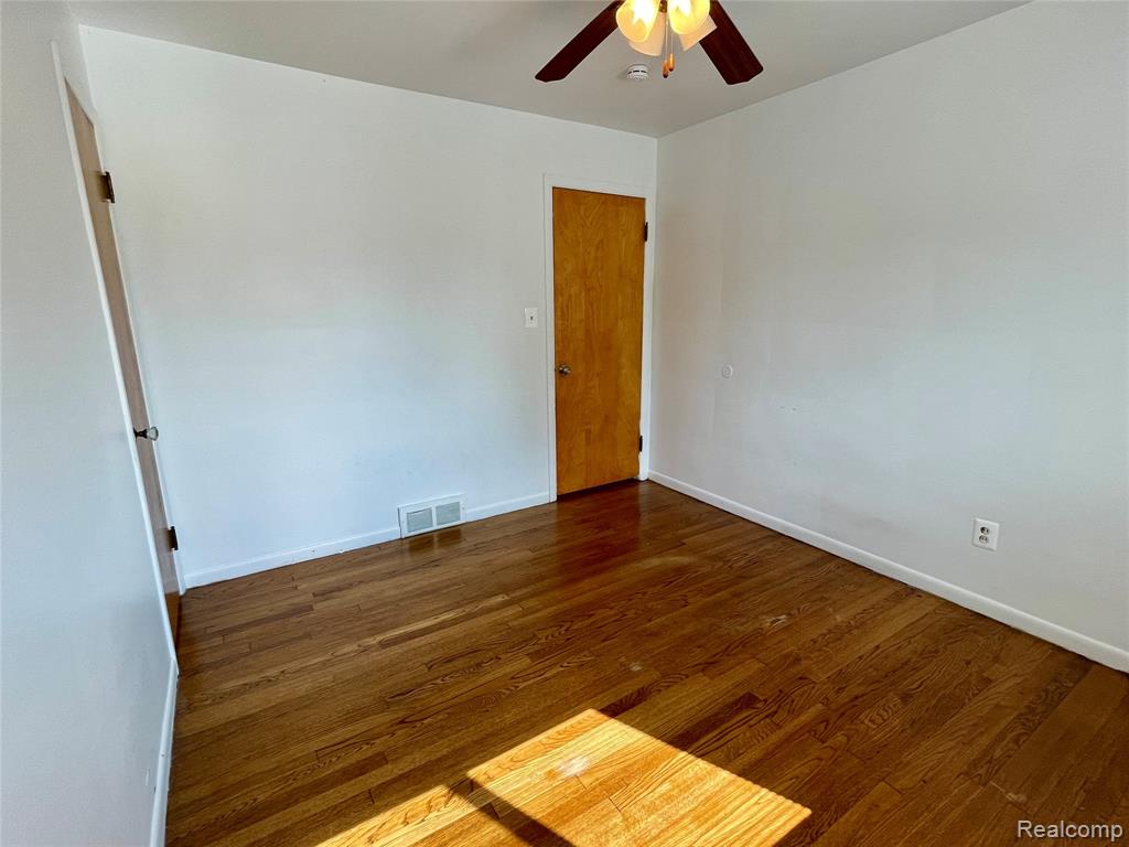 9964 Fox Avenue, Allen Park, MI 48101 — Photo 24