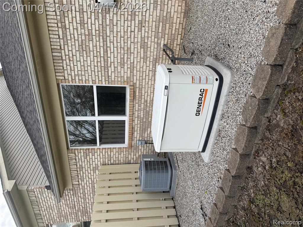 25499 Wyngate Court, Flat Rock, MI 48134 — Photo 8