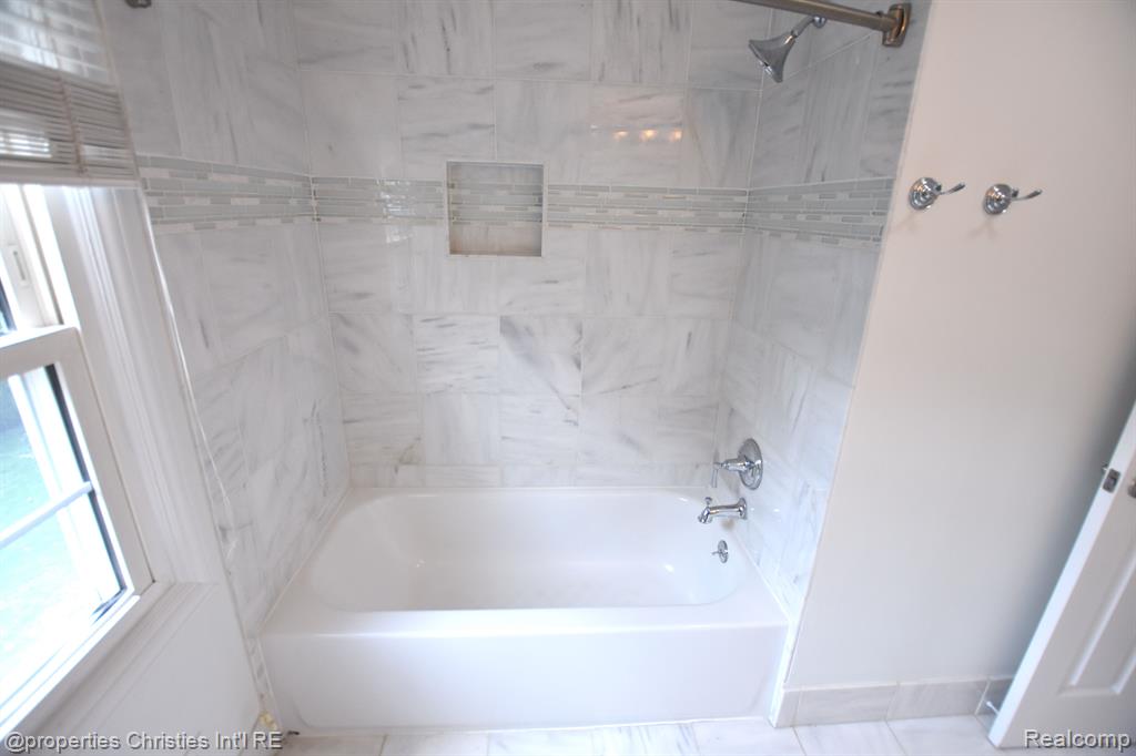 4217 COVERED BRIDGE Road, Bloomfield Hills, MI 48302 — Photo 26