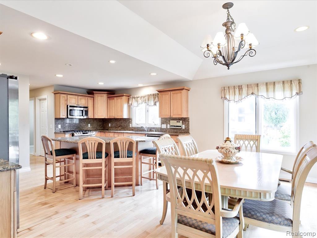 56909 Pinecone Boulevard, Shelby Twp, MI 48316 — Photo 9
