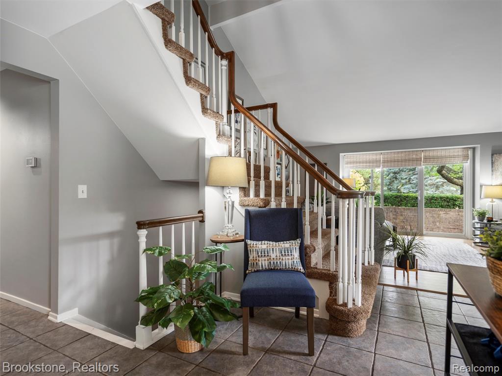 1652 S Hill Circle, Bloomfield Hills, MI 48304 — Photo 5