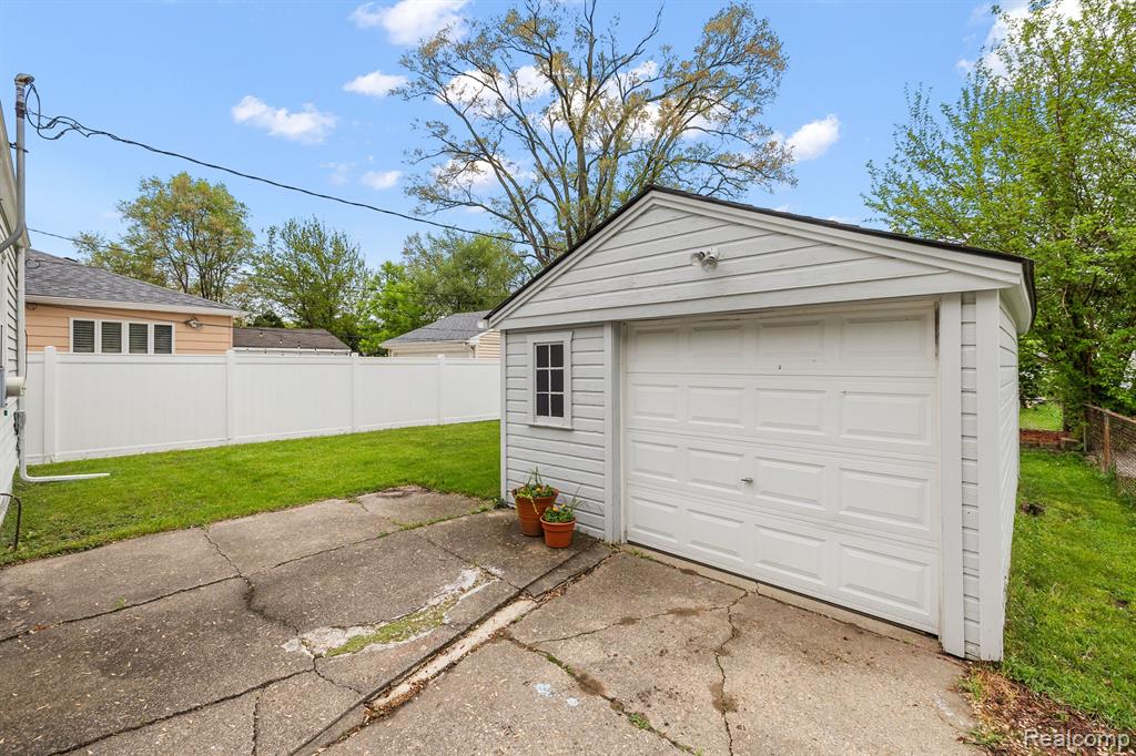904 N DORCHESTER Avenue, Royal Oak, MI 48067 — Photo 26