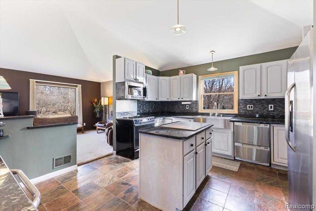 572 CASEMER Road, Lake Orion, MI — Photo 28