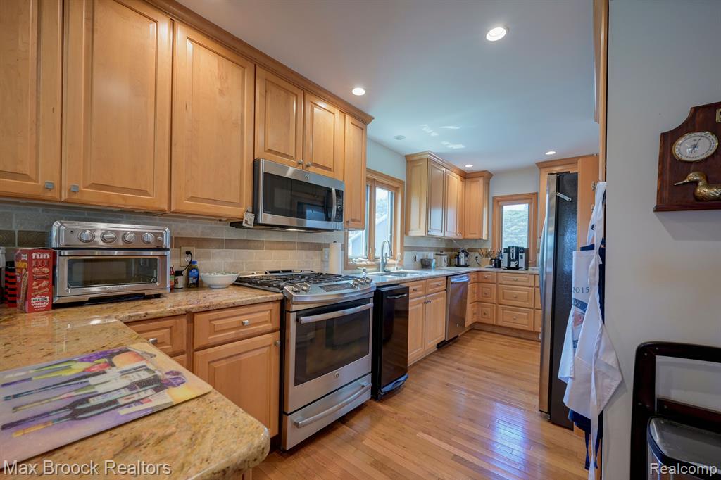 9245 RIVER ROAD Road, Clay, MI 48001 — Photo 15