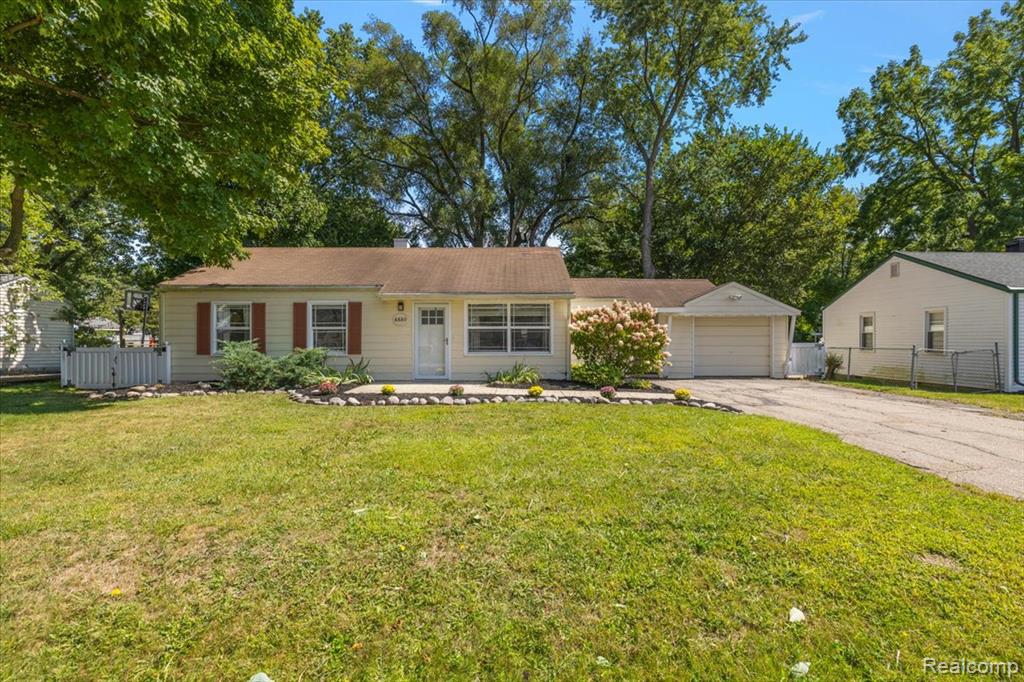 8880 Elmhurst Avenue, Plymouth, MI 48170 — Photo 32