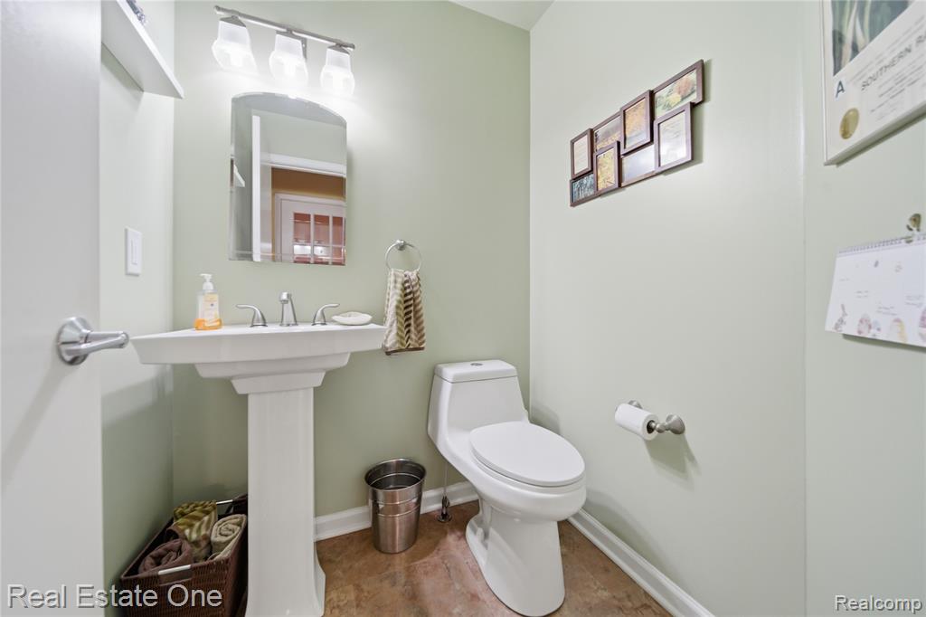 8135 Kimble Drive, Pinckney, MI 48169 — Photo 18