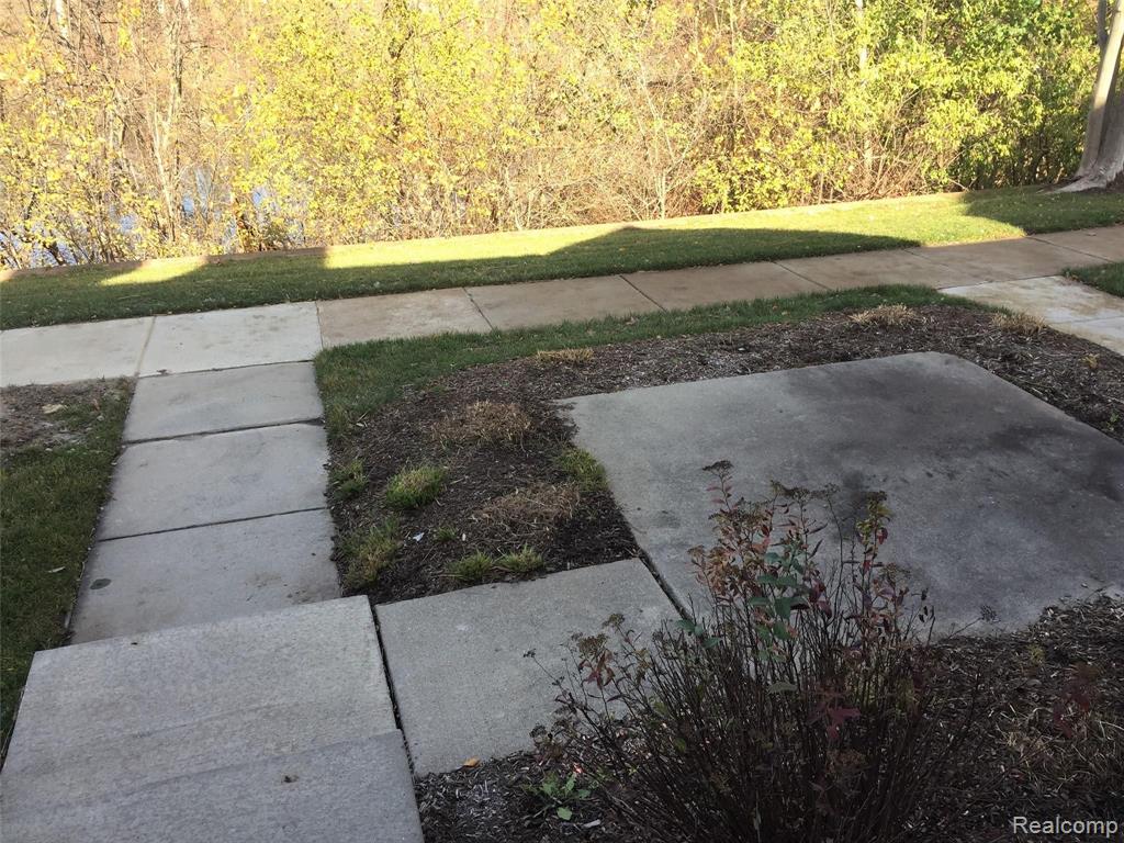 27102 CHANTEL, Walled Lake, MI 48390 — Photo 14