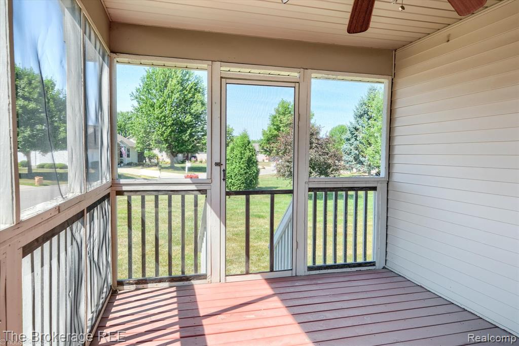 5930 Cross Creek Drive, 246, Swartz Creek, MI 48473 — Photo 8