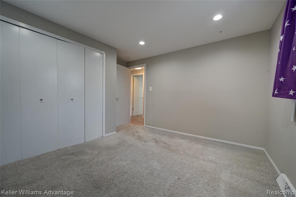18467 Middlesex Avenue, Lathrup Village, MI 48076 — Photo 47