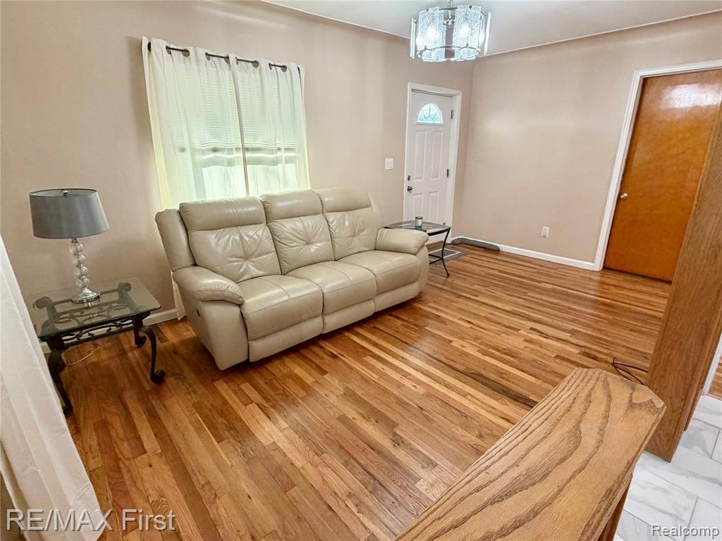 27304 Delton, Madison Heights, MI 48071 — Photo 5