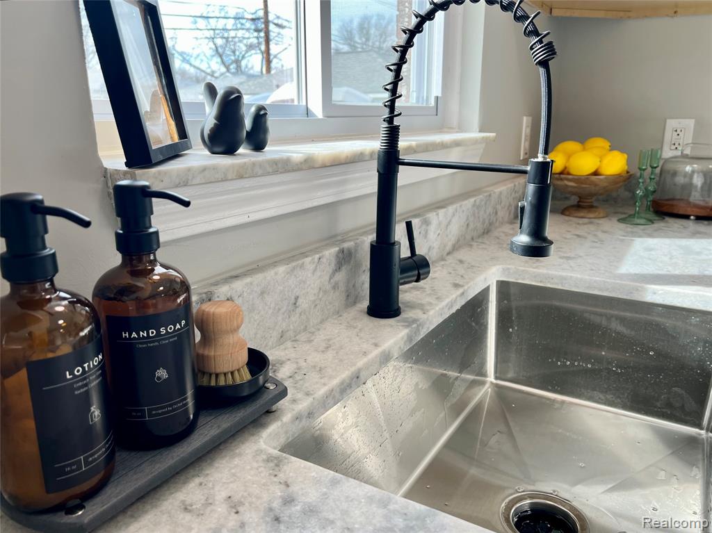 24545 Greenbrier Avenue, Eastpointe, MI 48021 — Photo 15