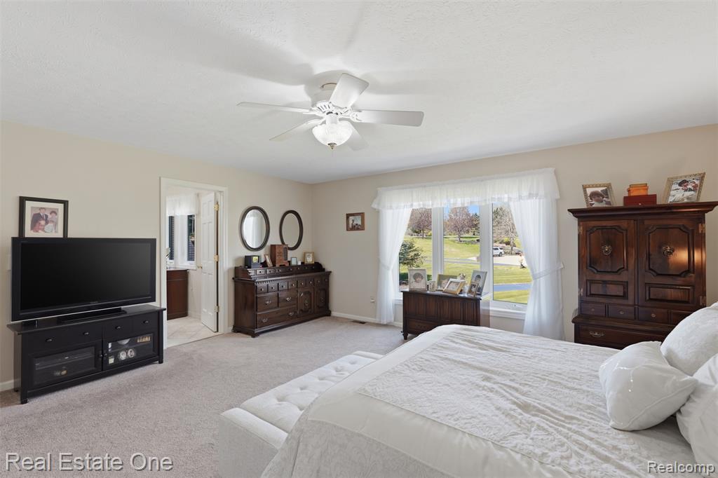 6514 Mountview Court, Brighton, MI 48116 — Photo 19