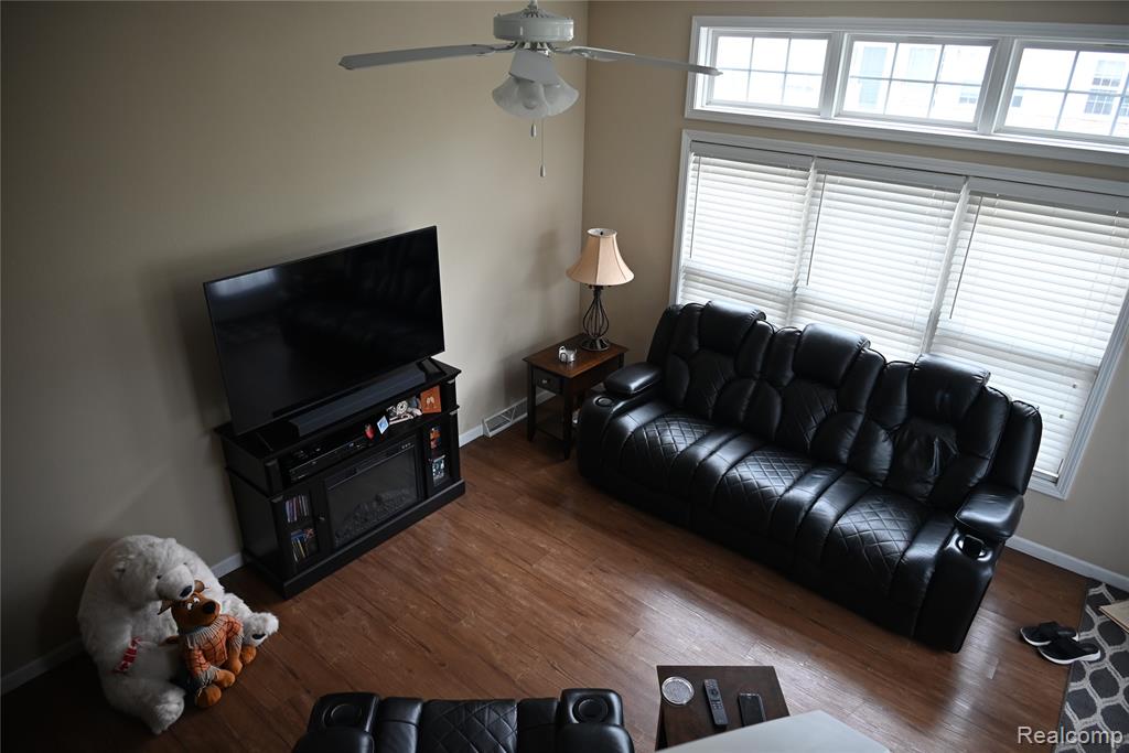 810 Catalina Cove, Luna Pier, MI 48157 — Photo 10