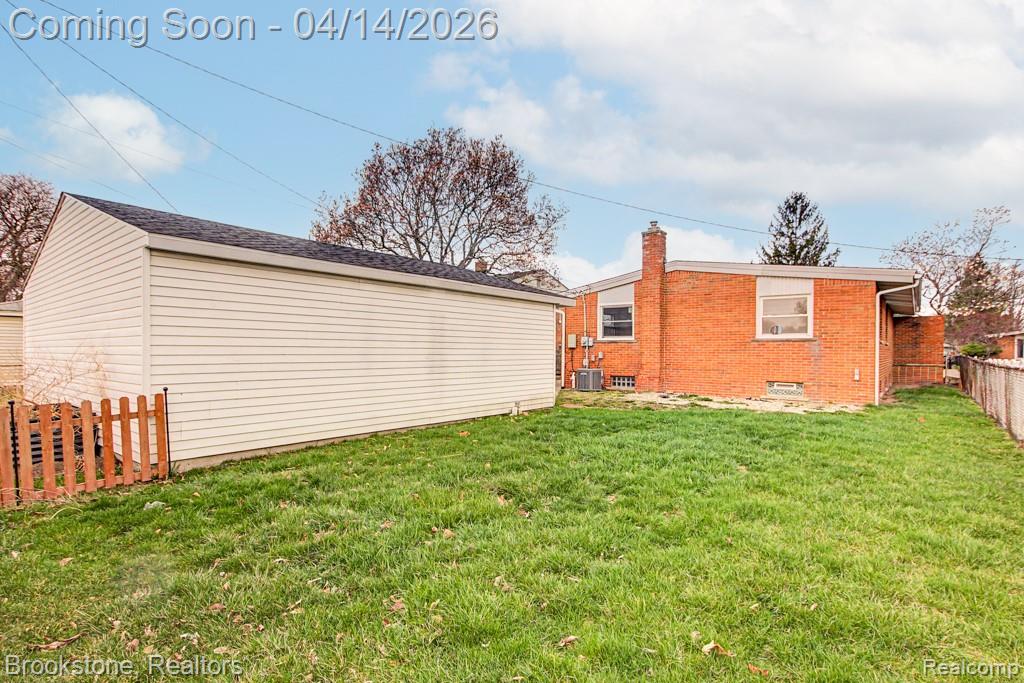 29242 Shirley Avenue, Madison Heights, MI 48071 — Photo 6